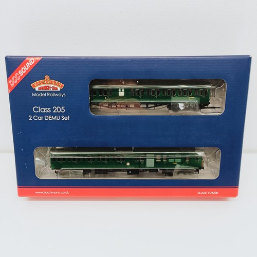 98 - A Bachmann OO gauge two car train set, No 31-236ZDS, boxed Provenance: From a vast single owner coll... 