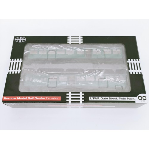 100 - A Kernow OO gauge two car set, No K1002, boxed  Provenance: From a vast single owner collection of O... 