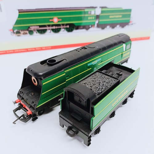 101 - A Hornby OO gauge 4-6-2 locomotive and tender, No R3435, boxed Provenance: From a vast single owner ... 