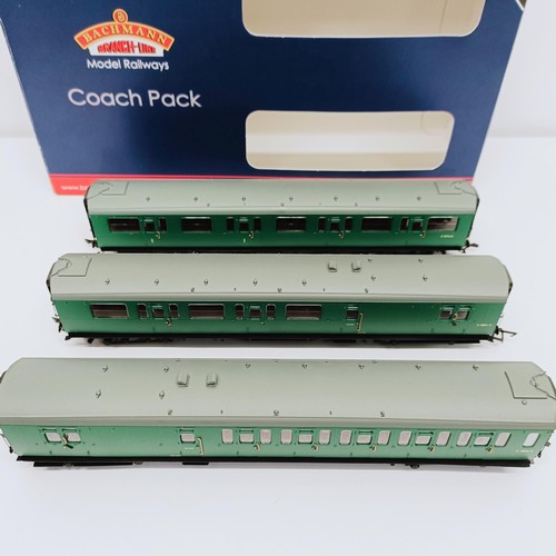 103 - A Bachmann OO gauge three car set, No 34-500Z-LN, boxed  Provenance: From a vast single owner collec... 