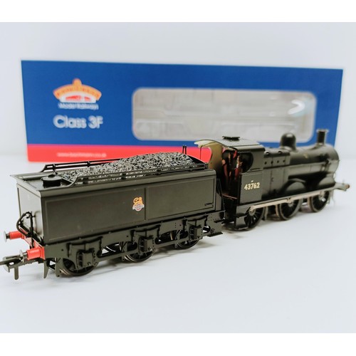 106 - A Bachmann OO gauge 0-6-0 locomotive and tender, No 31-626, boxed  Provenance: From a vast single ow... 