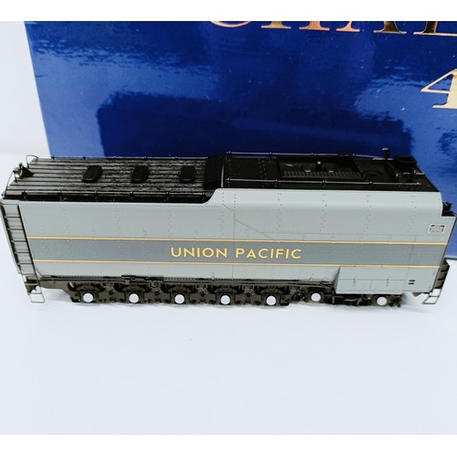 107 - A Genesis HO gauge 4-6-6-4 locomotive and tender, No G9133, boxed  Provenance: From a vast single ow... 