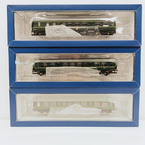 112 - A Bachmann OO gauge three car set, No 32-913, boxed Provenance: From a vast single owner collection ... 