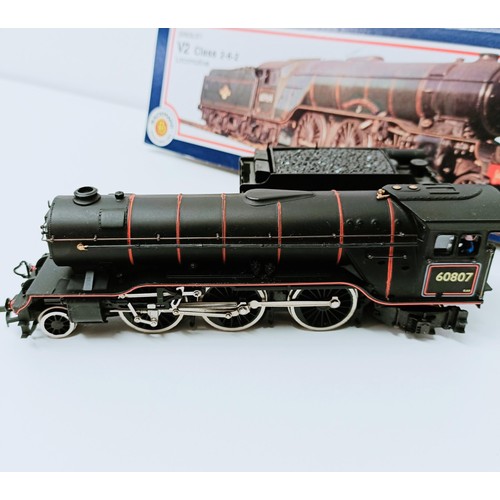 199 - A Bachmann OO gauge 2-6-2 locomotive and tender, No 31-553, boxed Provenance: From a vast single own... 