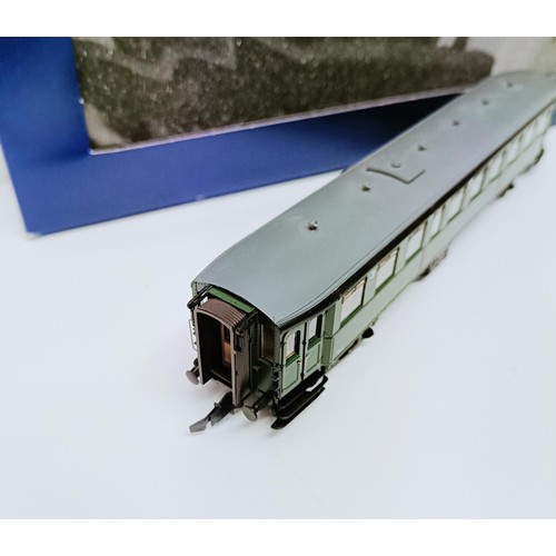 238 - A Roco HO gauge two car train set, No 63141, boxed  Provenance: From a vast single owner collection ... 