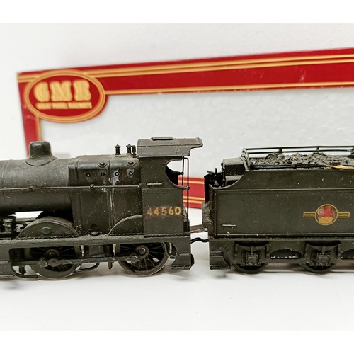 243 - An Airfix OO gauge 0-6-0 locomotive and tender, No 54123-9, boxed  Provenance: From a vast single ow... 