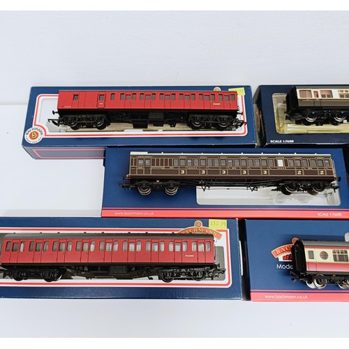 254 - A Bachmann OO gauge carriage, No 34-075C, 39-600, 39-620, 39-610, 39-450, 39-227, 34-625, 34-600, (8... 