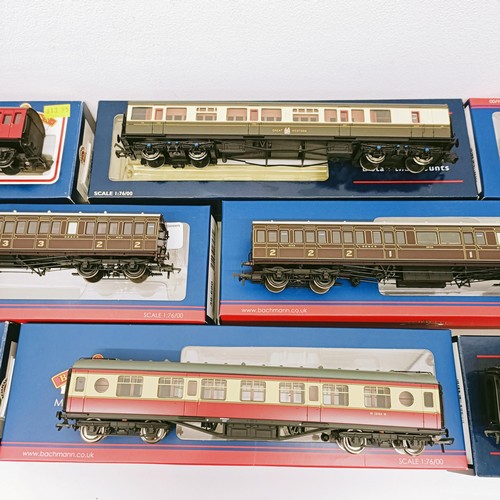 254 - A Bachmann OO gauge carriage, No 34-075C, 39-600, 39-620, 39-610, 39-450, 39-227, 34-625, 34-600, (8... 