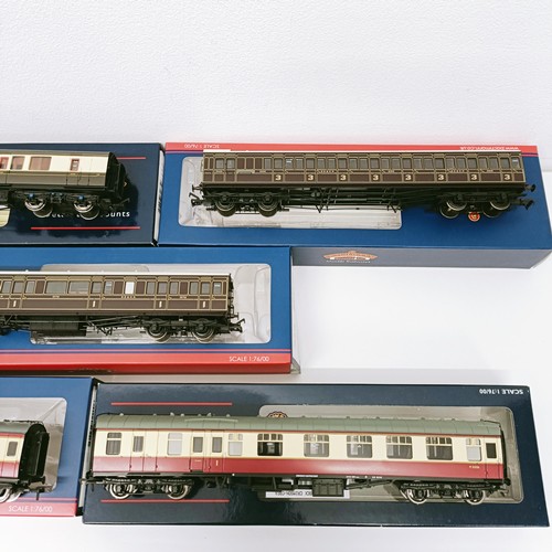 254 - A Bachmann OO gauge carriage, No 34-075C, 39-600, 39-620, 39-610, 39-450, 39-227, 34-625, 34-600, (8... 