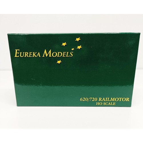 264 - A Eureka Models two car train set, No 620/7202, boxed  Provenance: From a vast single owner collecti... 