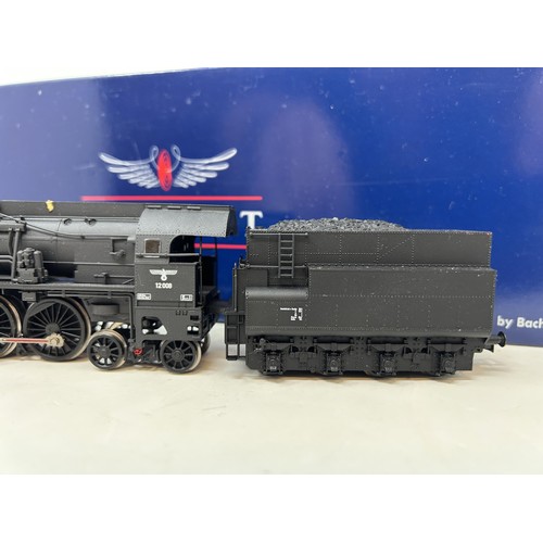 139 - A Liliput HO gauge 2-8-4 locomotive and tender, No L101213, boxed Provenance: From a vast single own... 