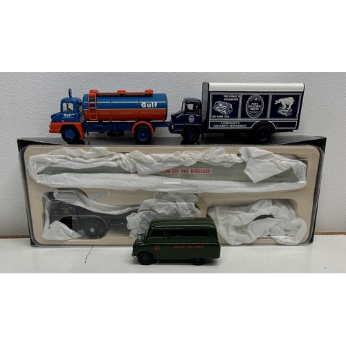 338 - Three Corgi Classics models, Nos 30401, 05604, 30308, and a Corgi Britain Building No 29104, all box... 