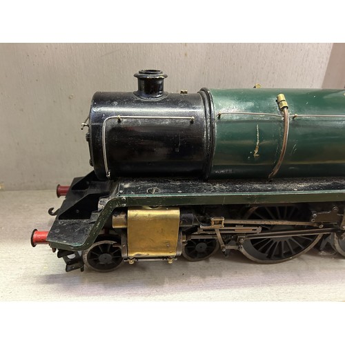 356 - A 3 1/2 inch live steam 4-6-0 locomotive and tender, in green and black livery, approx. 124 cm long ... 