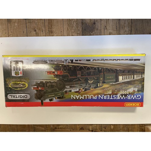 387 - A Hornby GWR Western Pullman train set (boxed)