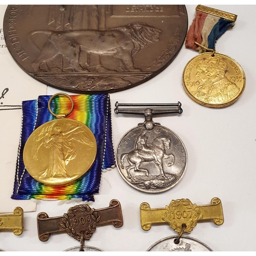 487 - A 1914 Star trio, awarded to 5-104 Pte W Dethridge 1/Rifle Brigade, with his WWI bronze death plaque... 