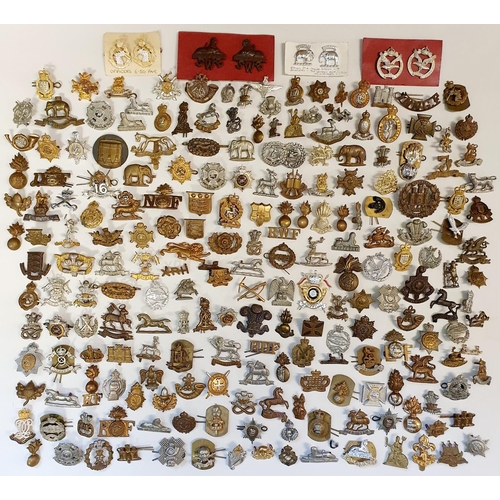 533 - Assorted military badges