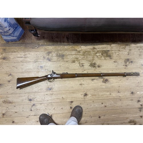 548 - A Victorian Tower 1857 three band percussion cap gun, 140 cm