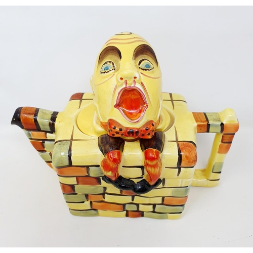 102 - An amusing novelty teapot, Humpty Dumpty, 18 cm high