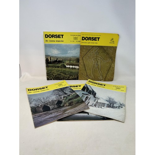 676 - Assorted postcards, in six albums, assorted Dorset, The County Magazine, issues 8-15, 18-56, 69-71, ... 