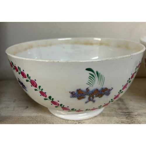 630 - A set of three lustreware bowls, decorated grapevines and flowers, 18 cm diameter (3)