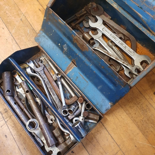 542 - Assorted hand, other tools, a trolley jack and items (qty)