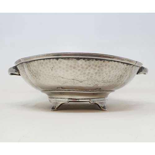 103 - A Period Pewter bowl, by Frank Cobb & Co, 27 cm wide