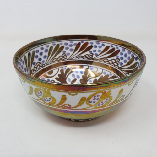 52 - A lustreware bowl, 12 cm diameter