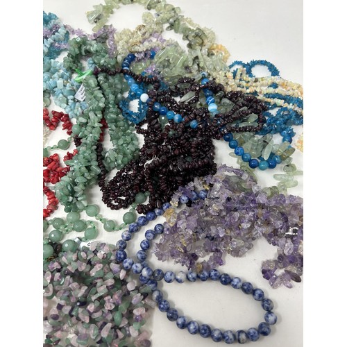 784 - Assorted bead necklaces