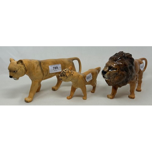 789 - A Beswick lion, lioness and cub (3)