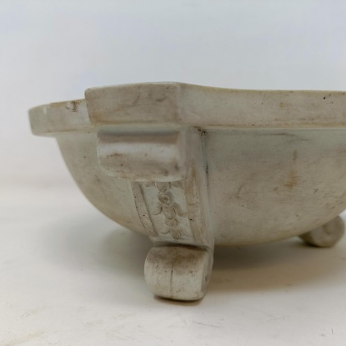 646 - An anointing bowl, 22 cm diameter