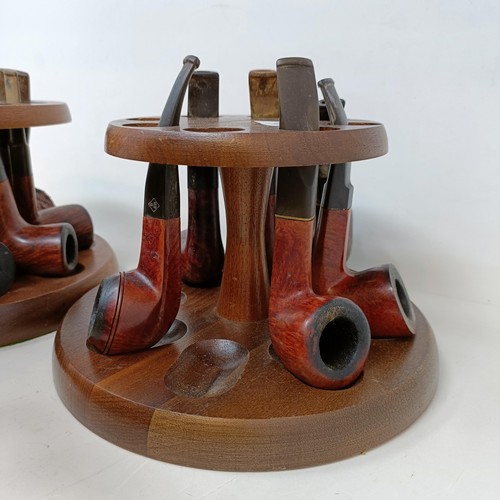 699 - A mahogany pipe stand, assorted pipes and related items (box)