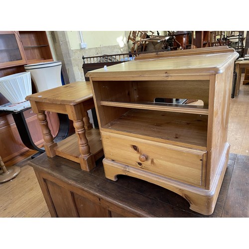 940 - A pair of pine bedside chests, a coffee table, a chest, a bedside table, a stool, and a dresser (7)