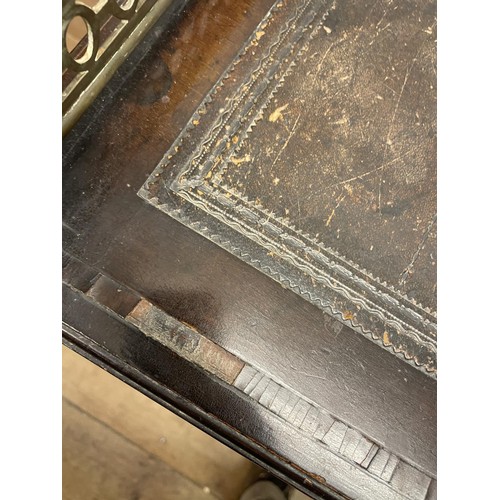 907 - An Edwardian mahogany pedestal desk, the top with a brass gallery above nine drawers, with satinwood... 