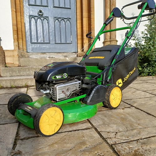 556 - A John Deere Turbostar petrol lawn mower