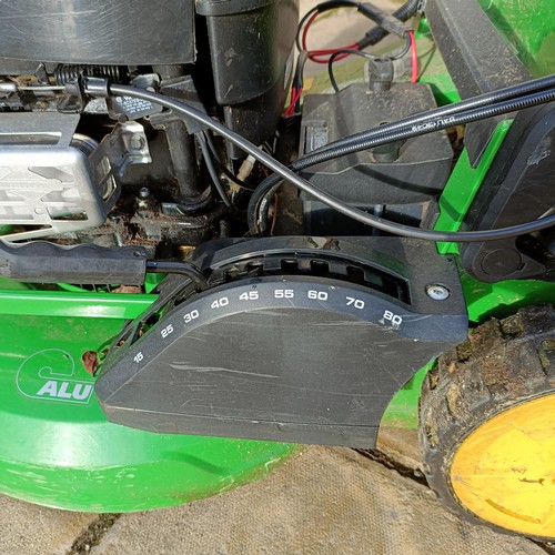 556 - A John Deere Turbostar petrol lawn mower