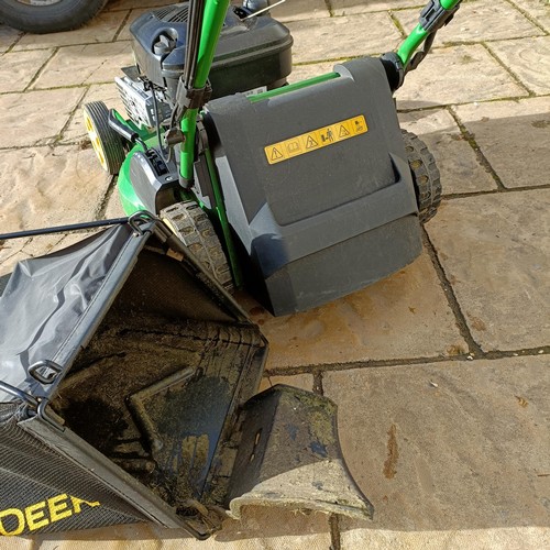 556 - A John Deere Turbostar petrol lawn mower