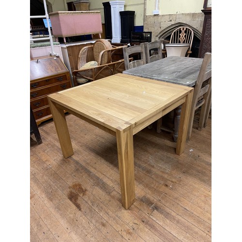 948 - An oak dining table, 100 cm wide, a pine kitchen table, four chairs (7)