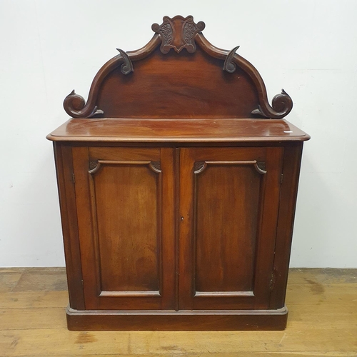 942 - A mahogany chiffonier, 95 cm wide