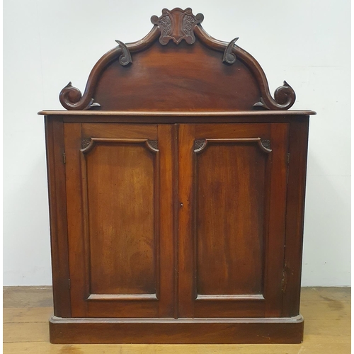 942 - A mahogany chiffonier, 95 cm wide