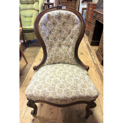 915 - A Victorian nursing chair