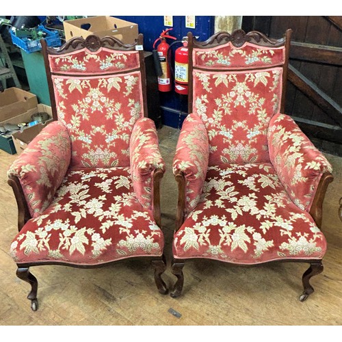 946 - A pair of walnut framed armchairs (2)