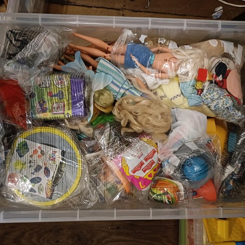 814 - Assorted toys, and various other items (7 boxes)