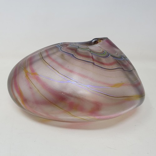 112 - An Art glass vase, 18 cm wide