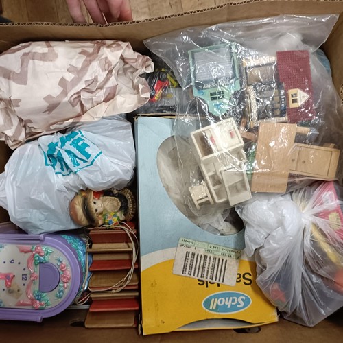 836 - Assorted purses, toys and other items (6 boxes)