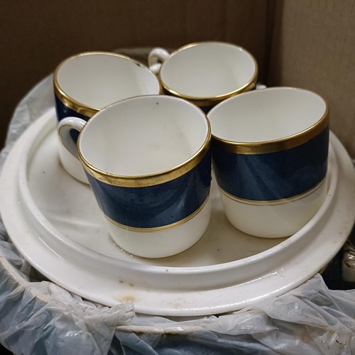 620A - A Coalport Athlone Blue pattern part dinner service, and a tray (box)