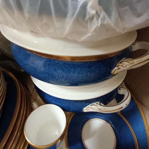 620A - A Coalport Athlone Blue pattern part dinner service, and a tray (box)