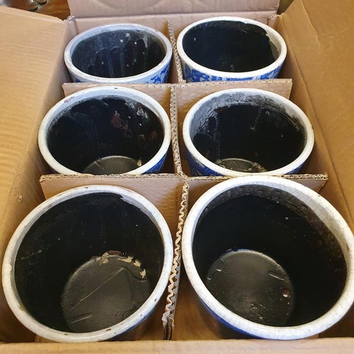 820 - Six blue and white plant pots, 14 cm diameter, boxed