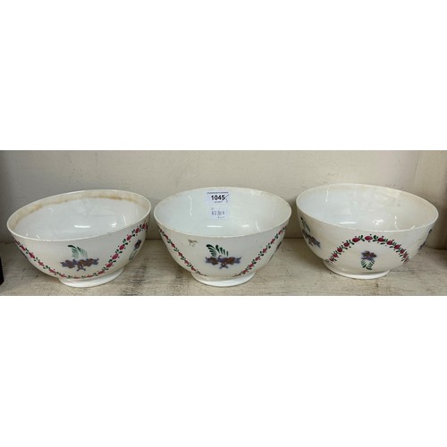 514 - A set of three lustreware bowls, decorated grapevines and flowers, 18 cm diameter (3)