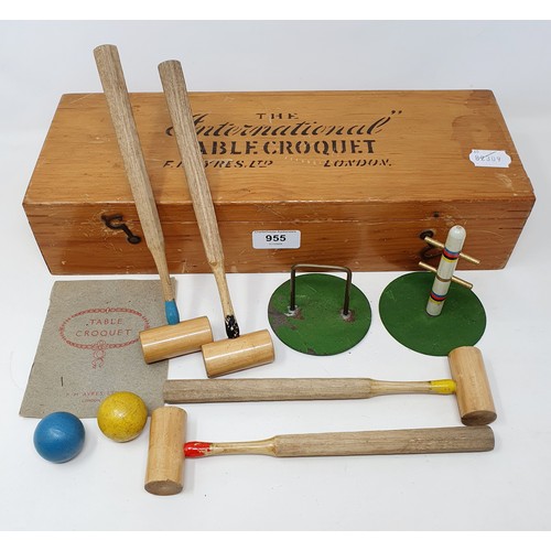 558 - An Ayres International Table Croquet set, boxed, 38 cm wide