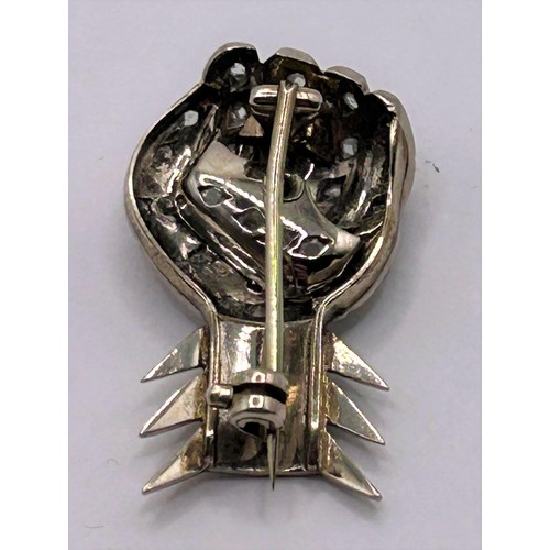 85 - A silver coloured metal and diamond military sweetheart brooch, for the 6th Armoured Division